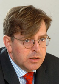 Udo Ulfkotte parla dei giornalisti educati a mentire