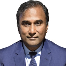 Shiva Ayyadurai e i salvatori mandati dalle élite